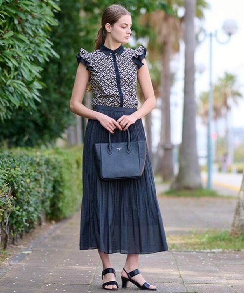 DRESSTERIOR / ドレステリア シャツ・ブラウス | 【大人百花春号掲載 モデル美香さん着用】オーバーラップウィングスリーブブラウス | 詳細3