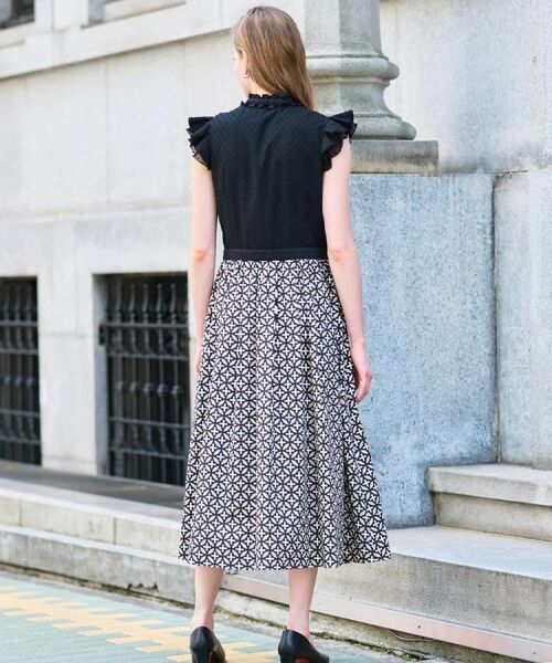 DRESSTERIOR / ドレステリア ロング・マキシ丈ワンピース | 【大人百花春号掲載 モデル美香さん着用】ドットジャカードオーバーラップコンビドレス | 詳細2