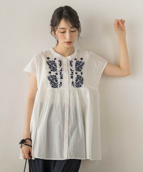 Droite lautreamont / ドロワットロートレアモン シャツ・ブラウス | 【WEB限定】キャンブリック立体刺繍ピンタックブラウス（オフホワイト）