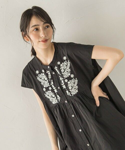 Droite lautreamont / ドロワットロートレアモン シャツ・ブラウス | 【WEB限定】キャンブリック立体刺繍ピンタックブラウス | 詳細10