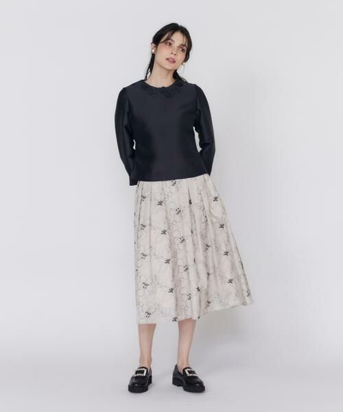 Maglie le cassetto / マーリエ ル カセット ミニ・ひざ丈スカート | 《大きいサイズ》ラインフラワー刺繍スカート | 詳細6