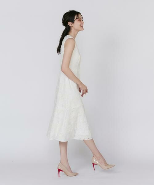 Maglie le cassetto / マーリエ ル カセット ミニ丈・ひざ丈ワンピース | 3D刺繍レースワンピース《Maglie White》 | 詳細4