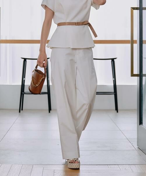 Maglie le cassetto/マーリエ ル カセット 《M Maglie le cassetto×吉田理紗》快適セミワイドパンツ ホワイト 07 Maglie le cassetto/マーリエ ル カセット 《M Maglie le cassetto×吉田理紗》快適セミワイドパンツ ホワイト 07