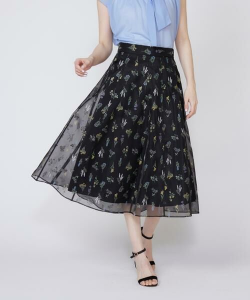 Maglie le cassetto / マーリエ ル カセット ミニ・ひざ丈スカート | 3Dフラワープリントスカート(ブラック)