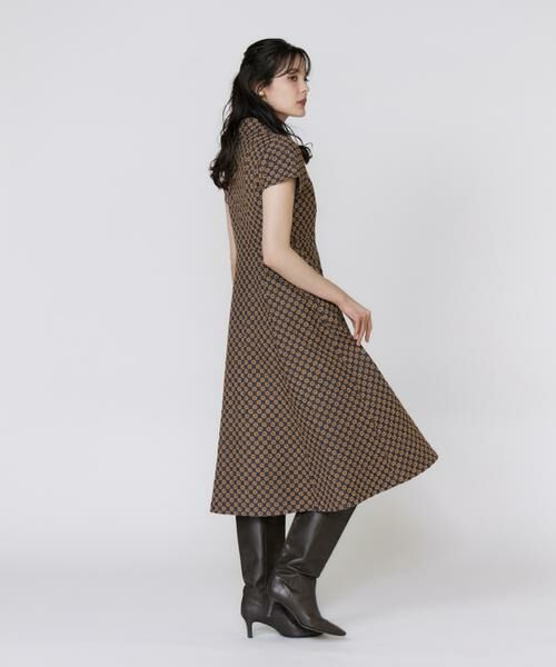 Maglie le cassetto / マーリエ ル カセット ミニ丈・ひざ丈ワンピース | 《フランドル45周年限定コレクション》《大きいサイズ》フラワー刺繍デニムワンピース《M Maglie le cassetto》 | 詳細3