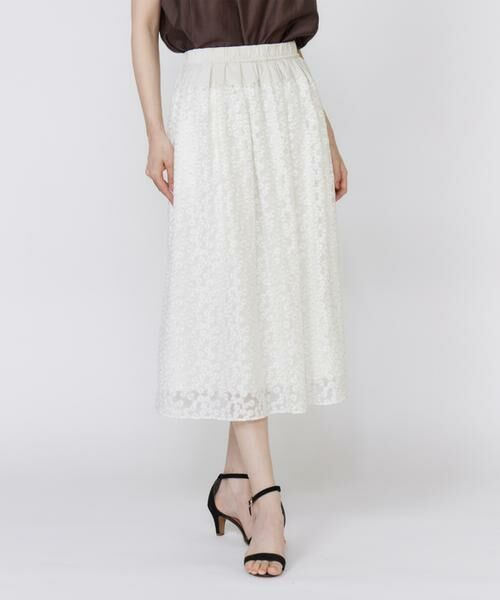 Maglie le cassetto / マーリエ ル カセット ミニ・ひざ丈スカート | フラワー刺繍タックスカート | 詳細1