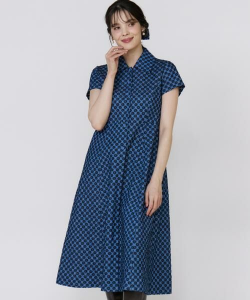 Maglie le cassetto/マーリエ ル カセット 《美人百花9月号掲載》《フランドル45周年限定コレクション》フラワー刺繍デニムワンピース《M Maglie le cassetto》 サックス3 11 Maglie le cassetto/マーリエ ル カセット 《美人百花9月号掲載》《フランドル45周年限定コレクション》フラワー刺繍デニムワンピース《M Maglie le cassetto》 サックス3 11