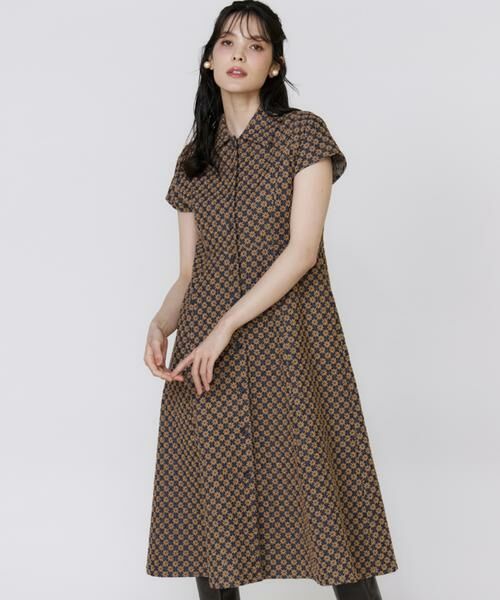 Maglie le cassetto / マーリエ ル カセット ミニ丈・ひざ丈ワンピース | 《美人百花9月号掲載》《フランドル45周年限定コレクション》フラワー刺繍デニムワンピース《M Maglie le cassetto》 | 詳細1