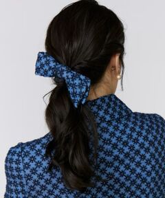 Maglie le cassetto / マーリエ ル カセット ヘアゴム・シュシュ | 《M Maglie le cassetto》フラワー刺繍デニムリボンシュシュ