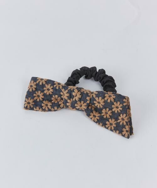 Maglie le cassetto / マーリエ ル カセット ヘアゴム・シュシュ | 《M Maglie le cassetto》フラワー刺繍デニムリボンシュシュ | 詳細10