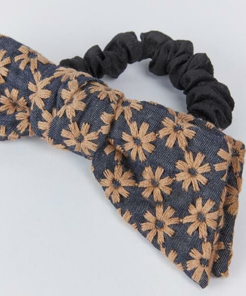 Maglie le cassetto / マーリエ ル カセット ヘアゴム・シュシュ | 《M Maglie le cassetto》フラワー刺繍デニムリボンシュシュ | 詳細12