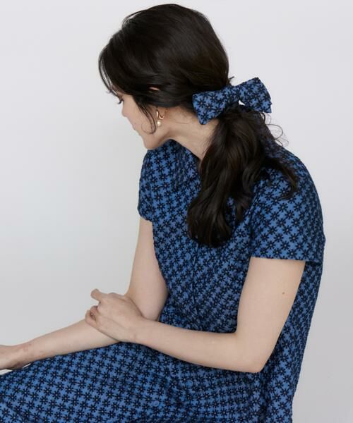 Maglie le cassetto / マーリエ ル カセット ヘアゴム・シュシュ | 《M Maglie le cassetto》フラワー刺繍デニムリボンシュシュ | 詳細3