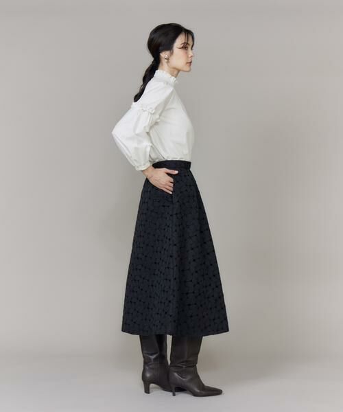 Maglie le cassetto / マーリエ ル カセット ミニ・ひざ丈スカート | 《大きいサイズ》フラワー刺繍タックスカート | 詳細3