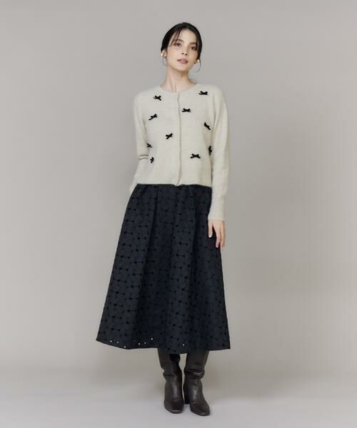 Maglie le cassetto / マーリエ ル カセット ミニ・ひざ丈スカート | 《大きいサイズ》フラワー刺繍タックスカート | 詳細8