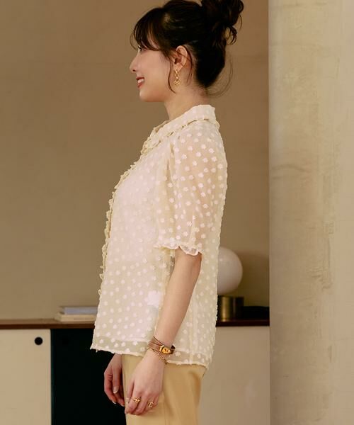 Maglie le cassetto / マーリエ ル カセット シャツ・ブラウス | 《大きいサイズ》華やぎフリルカラードットジャガードブラウス《M Maglie le cassetto×冨張愛》 | 詳細7