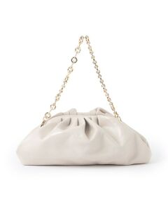 <br /><br />※こちらの商品は、EPOCA THE SHOP店舗とWEB限定商品です。<br><br>【デザイン】<br>タックを寄せた丸みのあるフォルムと華やかなボリュームチェーンが印象的なミニバッグ。<br>口が大きく開くので出し入れしやすく、見た目以上の収納力も嬉しいポイント。<br>上品な羊革を使用しており、お出かけにもデイリーにも活躍します。<br夏らしく爽やかなN6120-552と素材違いです。<br /><br />【INNUE(イヌエ)】<br>イタリア・ナポリ発のバッグブランド。使いやすい・完成された、イタリアン・クラシック・デザインをベースに、トレンドや遊び心を加えたノーブルなスタイルが支持されています。100%イタリアン・メイドにこだわり、一点一点、熟練した職人が制作に携わっています。<br /><br />※この商品はサンプルでの撮影を行っています。<br>実際の商品とイメージ、仕様が異なる場合がございます。