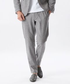 <br /><br />【EPOCA UOMO 2025年秋冬アイテム】<br><br>上品見えの楽チンドローコードパンツ<br><br>【素材】<br>ストライプ部分にリング糸を使用することで通常のストライプとは異なり、意匠性を出した国内の厳選素材を使用。<br><br>【デザイン】<br>裾に向けて綺麗なラインでテーパードさせた秀逸シルエットが特徴。ウールの上品な見え方だが、実は楽な着用感の1本。<br><br>【コーディネート】<br>こちらのパンツは単品着用はもちろん、ジャケット（品番：M1E82616)とセットアップでご着用いただけます。<br /><br />※この商品はサンプルでの撮影を行っています。実際の商品とイメージ、サイズ、品質表示、原産国等が異なる場合がございます。