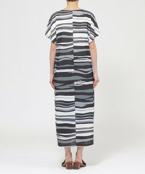 EVEX by KRIZIA  (大きいサイズ) / エヴェックス バイ クリツィア (オオキイサイズ) ロング・マキシ丈ワンピース | 【L】【カタログ掲載品】【接触冷感】【UV対策】【ウォッシャブル】コンチェロアニマルボーダーワンピース | 詳細5