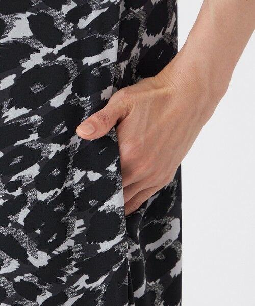 EVEX by KRIZIA  (大きいサイズ) / エヴェックス バイ クリツィア (オオキイサイズ) ロング・マキシ丈ワンピース | 【L】【接触冷感】【UV対策】【マシンウォッシャブル】カモフラパンサーワンピース | 詳細6