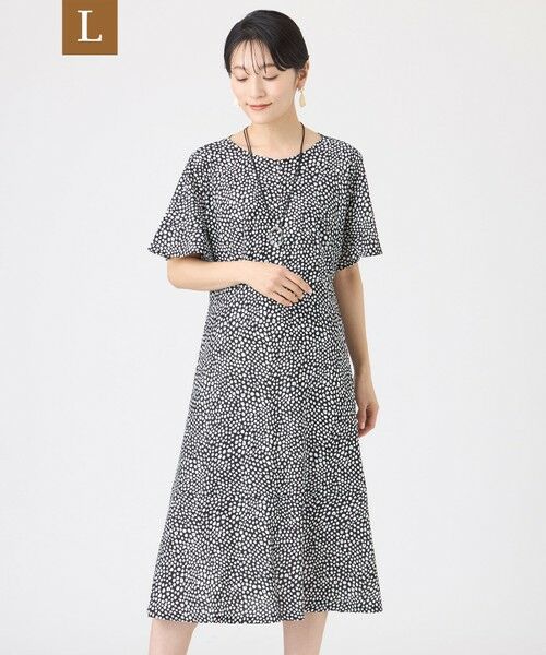 EVEX by KRIZIA  (大きいサイズ) / エヴェックス バイ クリツィア (オオキイサイズ) ロング・マキシ丈ワンピース | 【L】【接触冷感・マシンウォッシャブル】ミニチータープリントコンチェロフレアスリーブワンピース（ブラック）