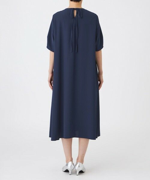 EVEX by KRIZIA  (大きいサイズ) / エヴェックス バイ クリツィア (オオキイサイズ) ロング・マキシ丈ワンピース | 【L】【接触冷感・吸水速乾・遮熱・UV対策・マシンウォッシャブル】【キマル！シリーズ】キマルサテンワンピース | 詳細5