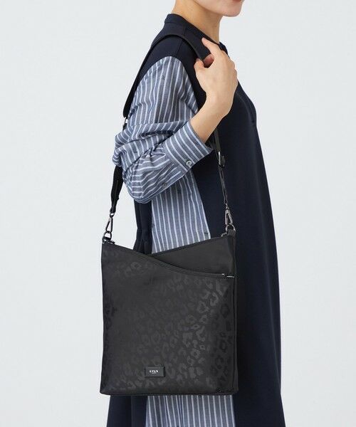 EVEX by KRIZIA / エヴェックス バイ クリツィア メッセンジャーバッグ・ウエストポーチ | アニマルジャガードショルダーバッグ | 詳細2