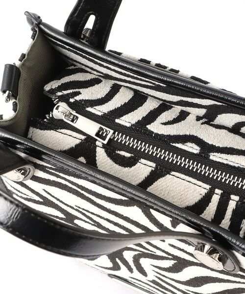 EVEX by KRIZIA / エヴェックス バイ クリツィア メッセンジャーバッグ・ウエストポーチ | アニマルスクエアトートバッグ | 詳細8