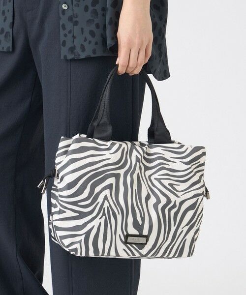 EVEX by KRIZIA / エヴェックス バイ クリツィア メッセンジャーバッグ・ウエストポーチ | アニマルプリントショルダーバッグ | 詳細1