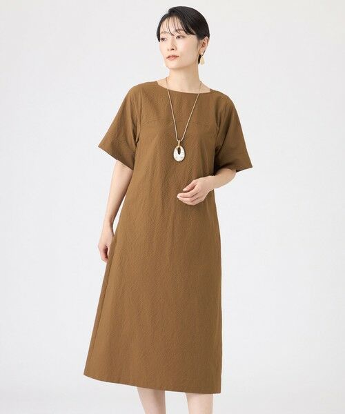 EVEX by KRIZIA / エヴェックス バイ クリツィア ロング・マキシ丈ワンピース | 【カタログ掲載・マシンウォッシャブル】クロスサッカーサックワンピース（キャメル1）