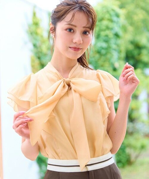SONIA JOHNES フリル付きイエローブラウス SONIA JOHNES フリル付きイエローブラウス