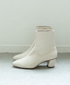 ソフトレザーショートブーツ