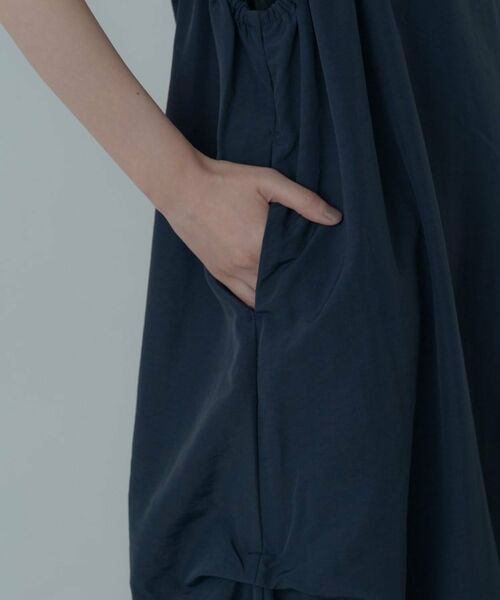 GALLEST / ギャレスト ロング・マキシ丈ワンピース | イレギュラータックナイロンワンピース | 詳細4
