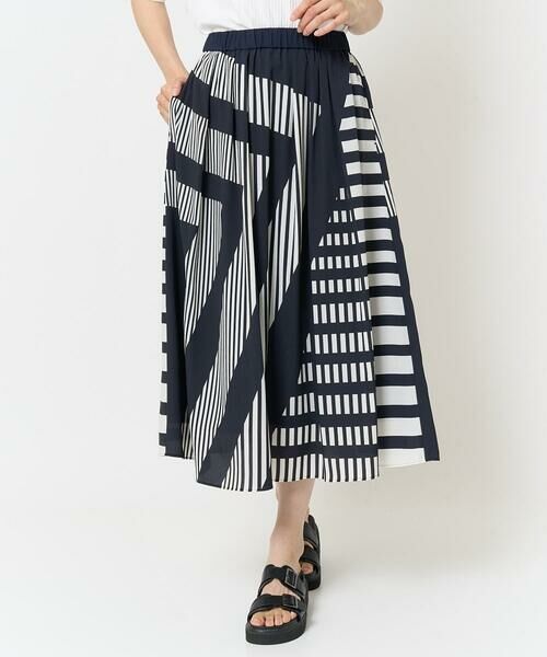 GEORGES RECH / ジョルジュ・レッシュ ロング・マキシ丈スカート | 幾何プリントタックフレアスカート | 詳細1