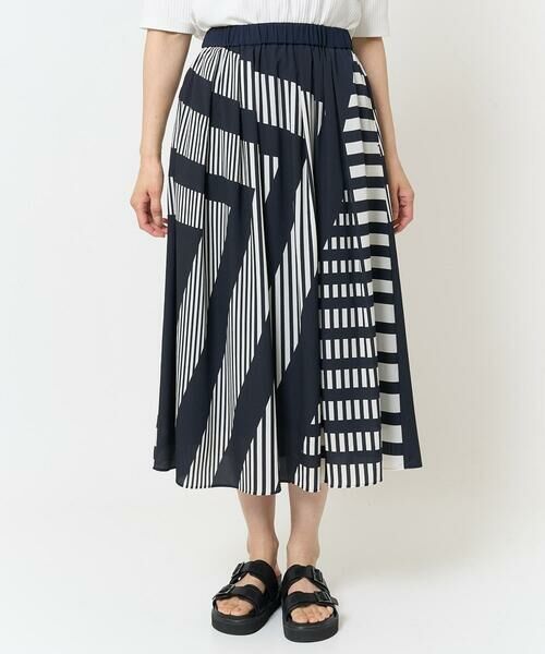 GEORGES RECH / ジョルジュ・レッシュ ロング・マキシ丈スカート | 幾何プリントタックフレアスカート | 詳細2