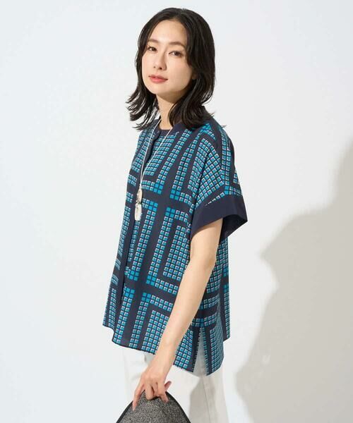 GEORGES RECH / ジョルジュ・レッシュ シャツ・ブラウス | [日本製/セットアップ対応]ジオメトリックスカーフ柄ブラウス（ネイビー系）