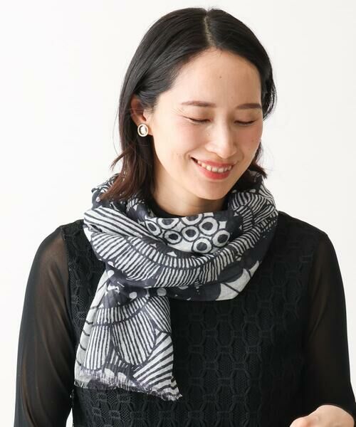 GIANNI LO GIUDICE / ジャンニ・ロ・ジュディチェ マフラー・ショール・スヌード・ストール | モノトーンフラワーストール | 詳細1