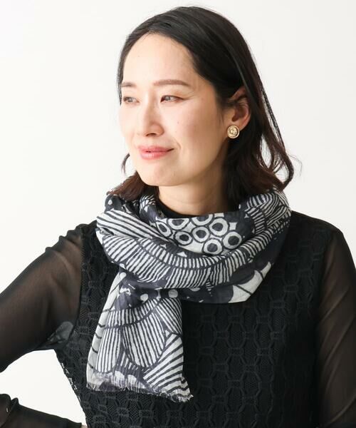 GIANNI LO GIUDICE / ジャンニ・ロ・ジュディチェ マフラー・ショール・スヌード・ストール | モノトーンフラワーストール | 詳細2