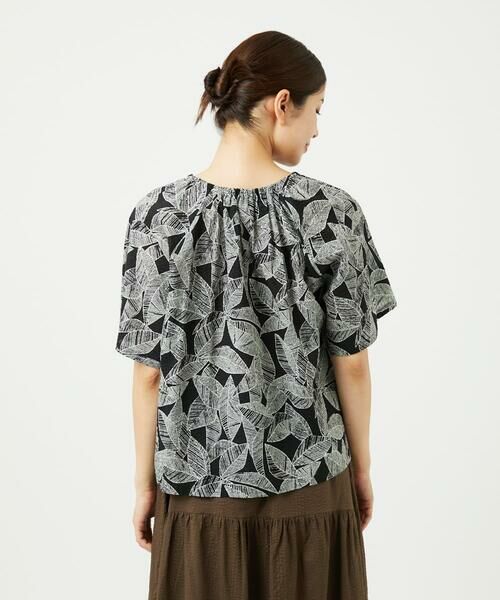GIANNI LO GIUDICE / ジャンニ・ロ・ジュディチェ シャツ・ブラウス | [洗える]ミラクルウェーブリーフプリントブラウス | 詳細4