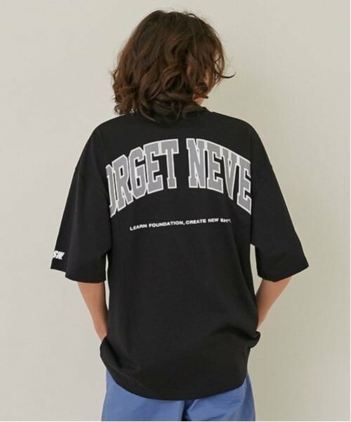 GLAZOS / グラソス Tシャツ | 【大人向けサイズあり】【FORGETNEVER】バックアーチカレッジロゴ半袖Tシャツ_GLSW（黒）
