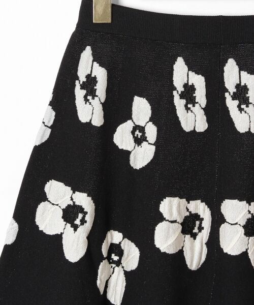 美品✨️グレースコンチネンタル  フラワー ニットジャガード スカート 花柄 黒