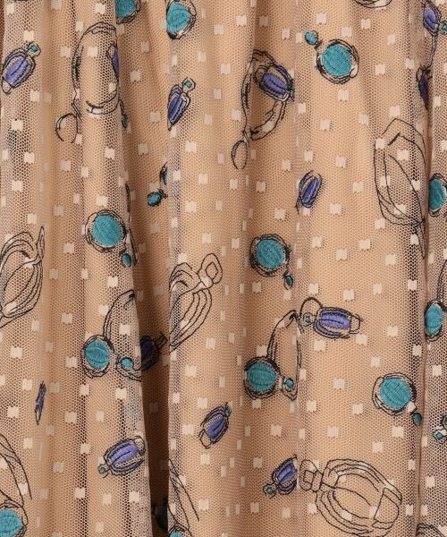 コスメ刺繍チュールスカート
