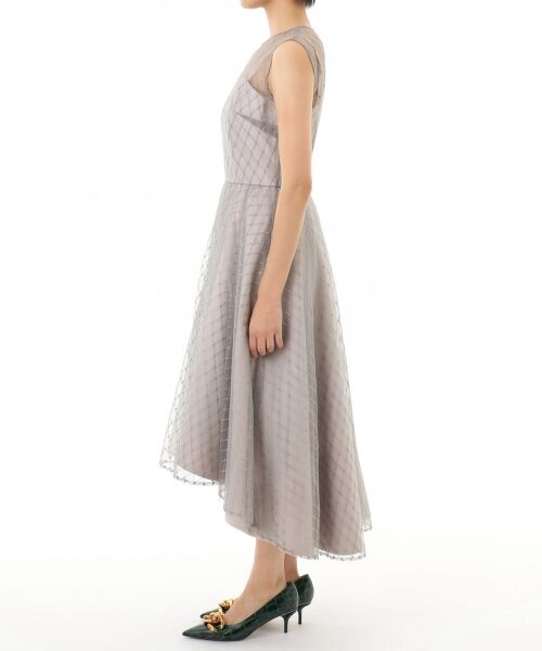 メッシュチュール刺繍ドレス