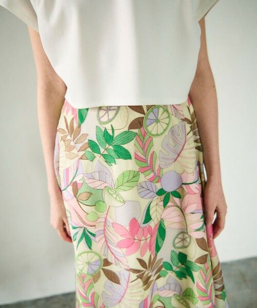 フルーツ刺繍フレアスカート