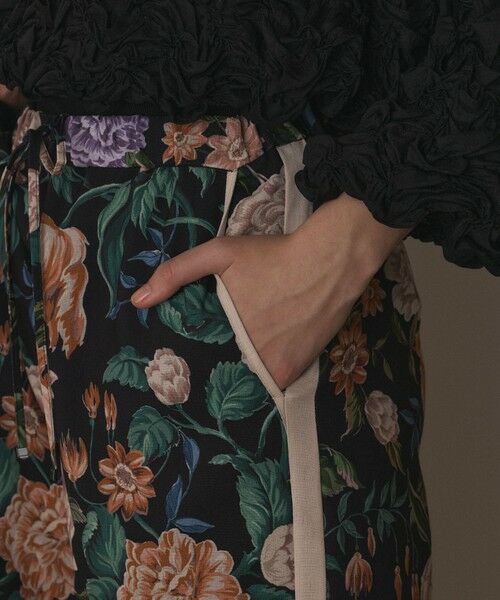 GRACE CONTINENTAL / グレースコンチネンタル その他パンツ | アンティークフラワープリントパンツ | 詳細13
