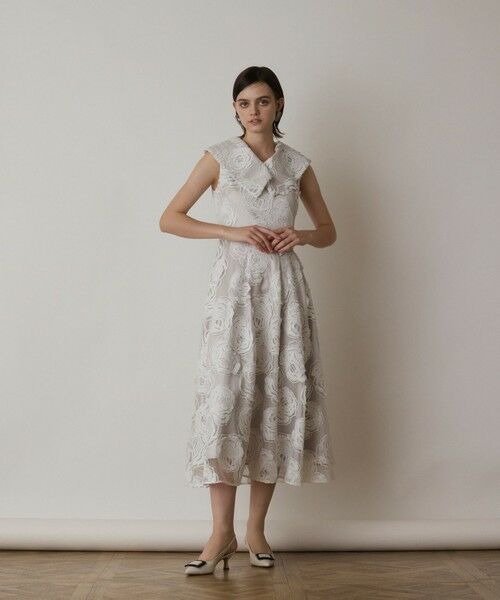 GRACE CONTINENTAL/グレースコンチネンタル ローズ刺繍ワンピース ホワイト 38 GRACE CONTINENTAL/グレースコンチネンタル ローズ刺繍ワンピース ホワイト 38