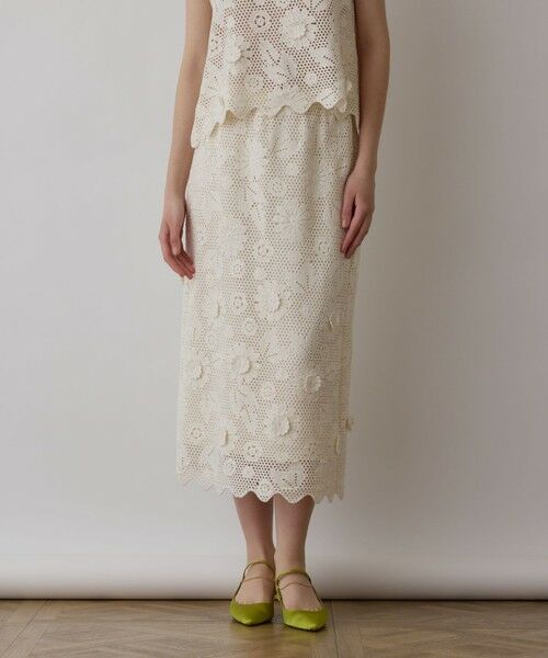 GRACE CONTINENTAL/グレースコンチネンタル クロシュ刺繍スカート ホワイト 36 GRACE CONTINENTAL/グレースコンチネンタル クロシュ刺繍スカート ホワイト 36