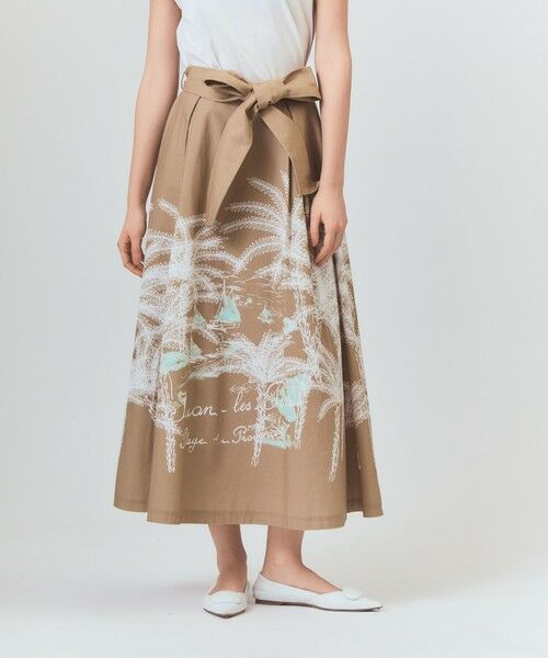 GRACE CONTINENTAL/グレースコンチネンタル プラージュプリントタックスカート ベージュ 36 GRACE CONTINENTAL/グレースコンチネンタル プラージュプリントタックスカート ベージュ 36