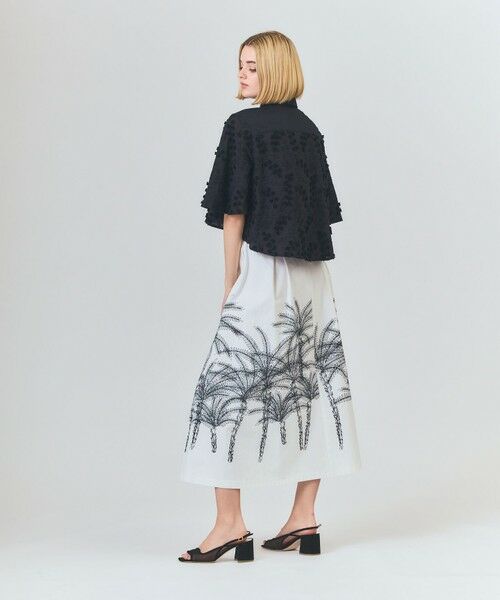 GRACE CONTINENTAL / グレースコンチネンタル シャツ・ブラウス | フラワーembケープブラウス | 詳細2