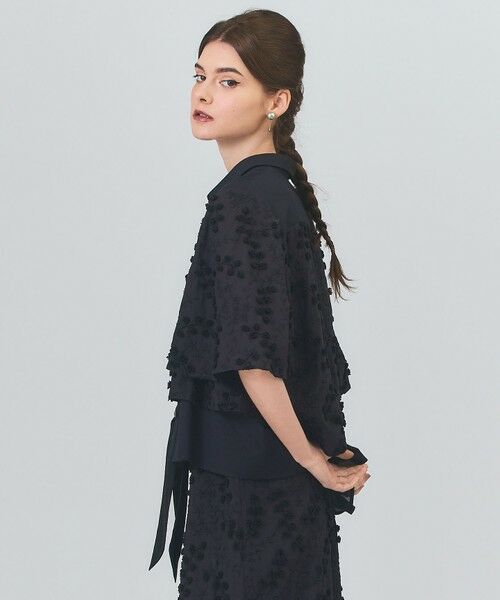 GRACE CONTINENTAL / グレースコンチネンタル シャツ・ブラウス | フラワーembケープブラウス | 詳細7