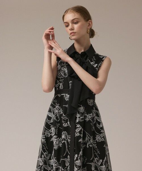 グレースコンチネンタル　フラワー刺繍イレヘムワンピース　花柄　総刺繍　ブラック Amazon | [グレースコンチネンタル] 2022AW ﾌﾗﾜｰ刺繍ｲﾚﾍﾑﾜﾝﾋﾟｰｽ